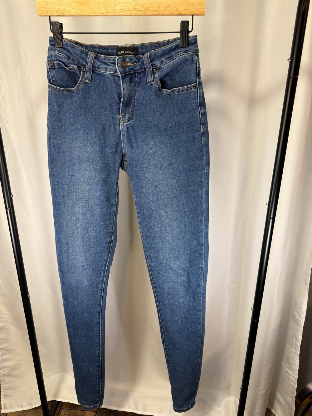 Alloy Apparel Women’s Skinny Jeans Blue Stretch Denim 25" Waist Long Inseam